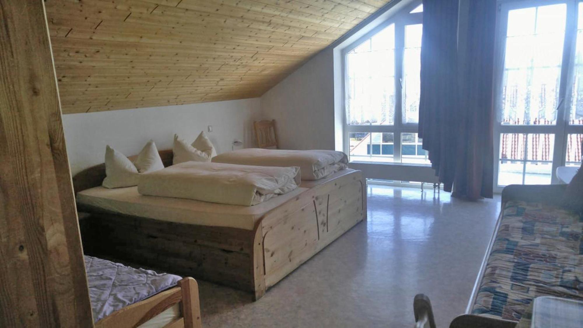 Gaestehaus Am Rathaus, Mehrbettzimmer 1 Hohenpeissenberg Ngoại thất bức ảnh