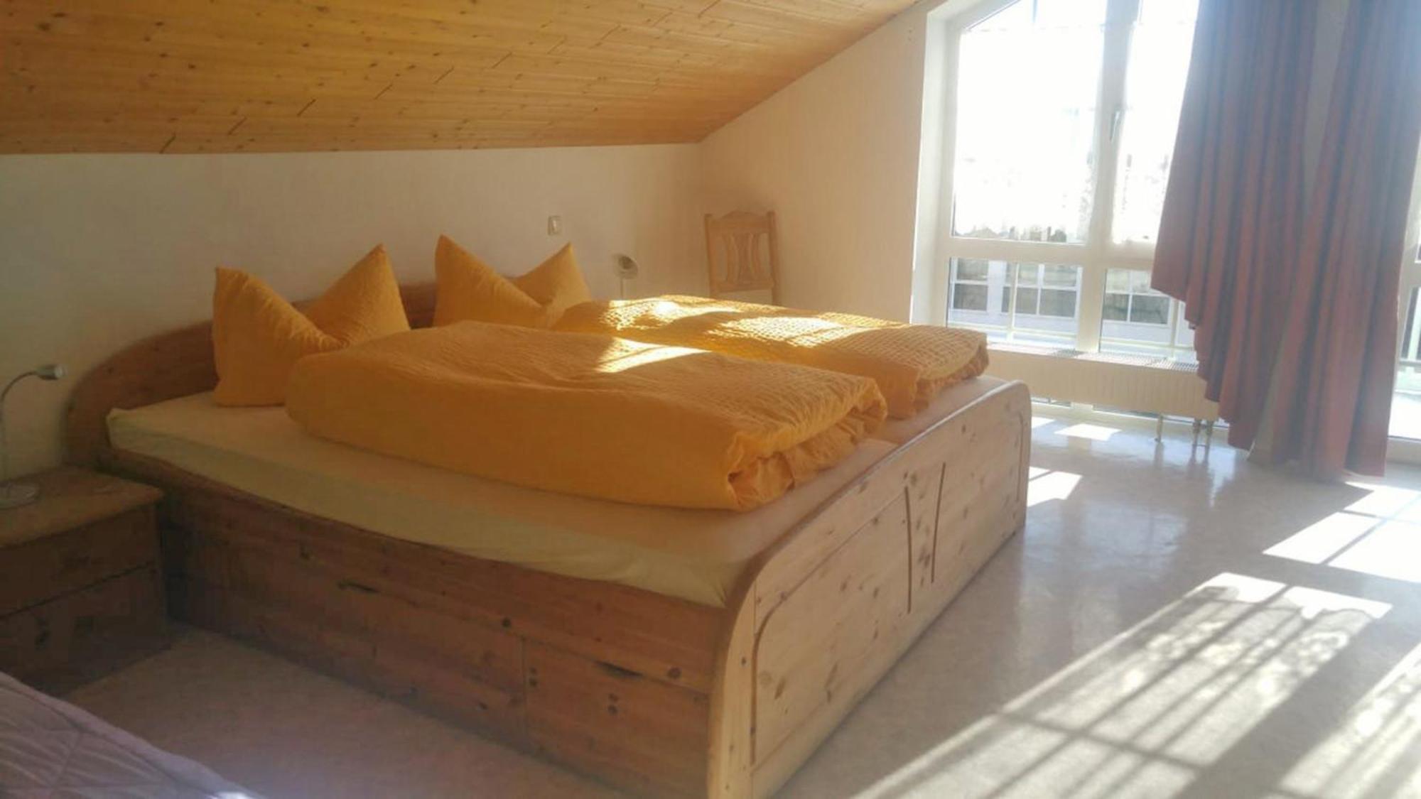 Gaestehaus Am Rathaus, Mehrbettzimmer 1 Hohenpeissenberg Ngoại thất bức ảnh